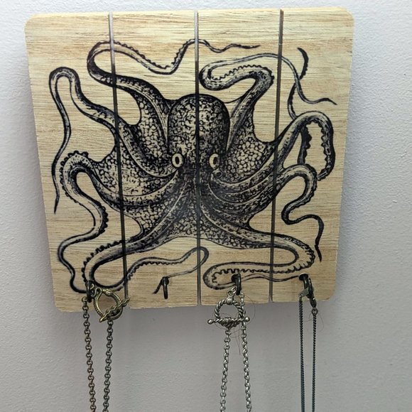 Vintage Octopus Illustration Printed Wooden Square Necklace Key Holder Gothic - Picture 5 of 10